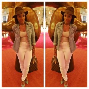 Meet your Posher, Courtney